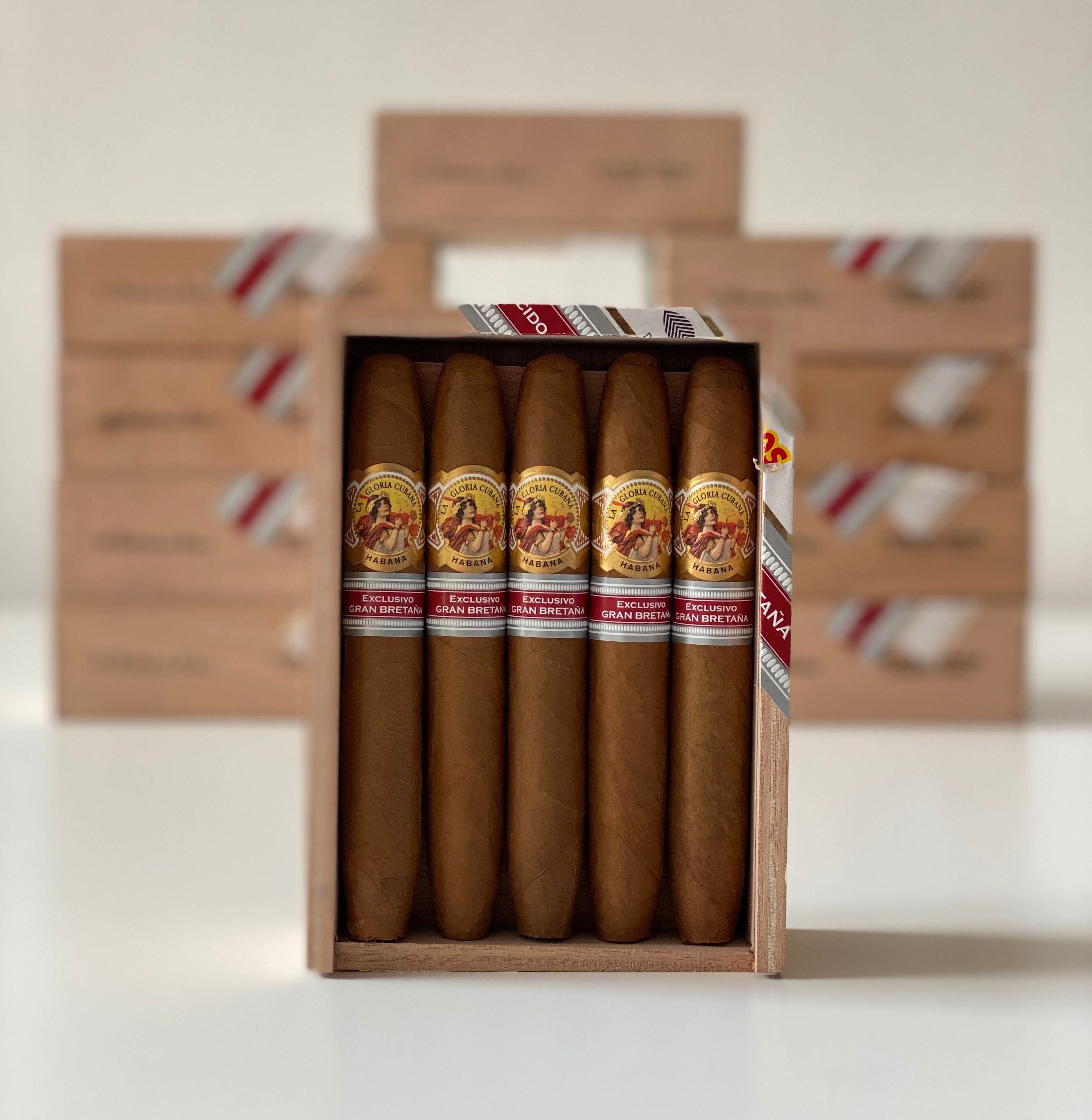 La Gloria Cubana · Britanicas Extra Cigar (Ex. Gran Bretaña 2017)