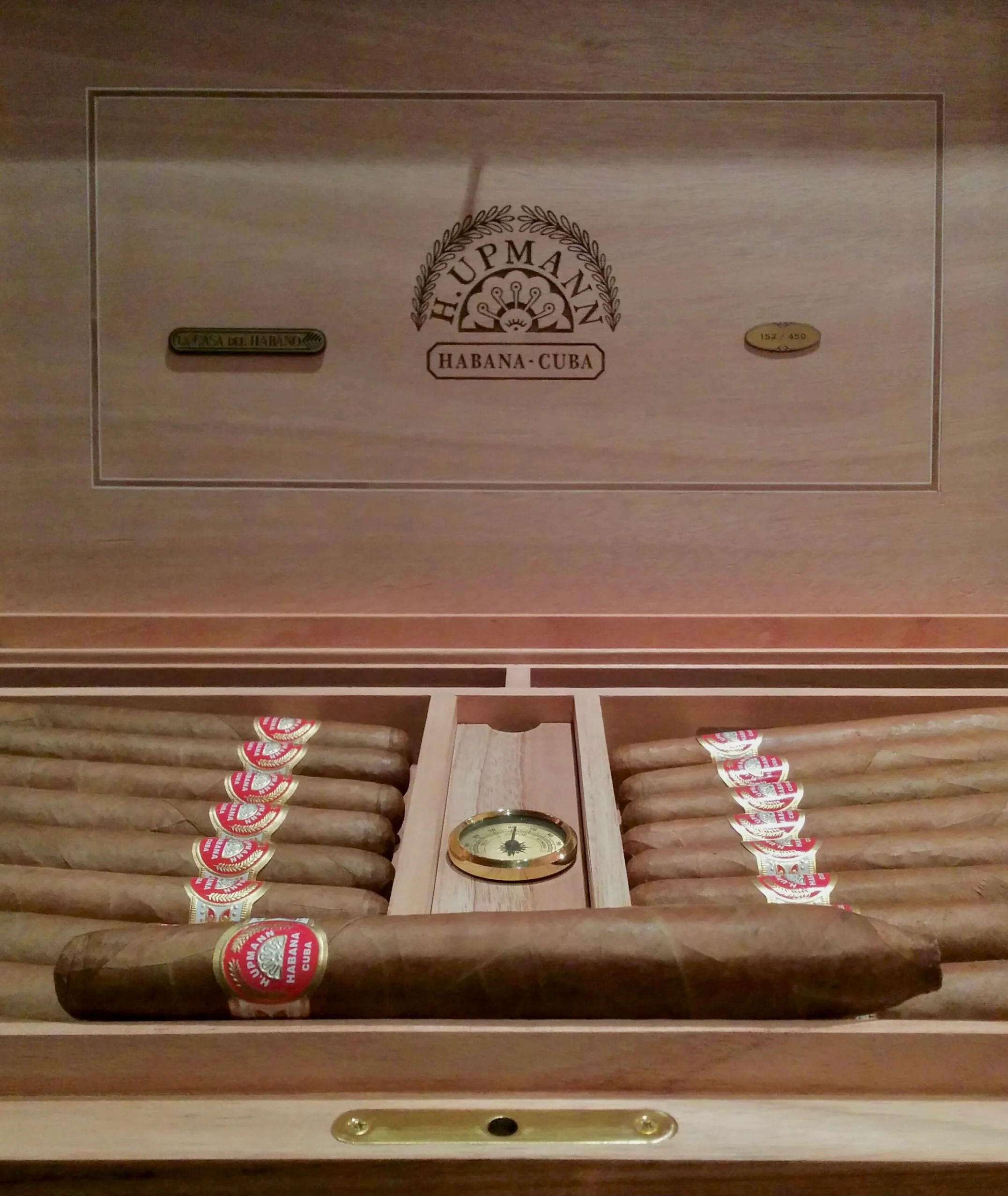 H. Upmann · Replica De Humidor Antiguo